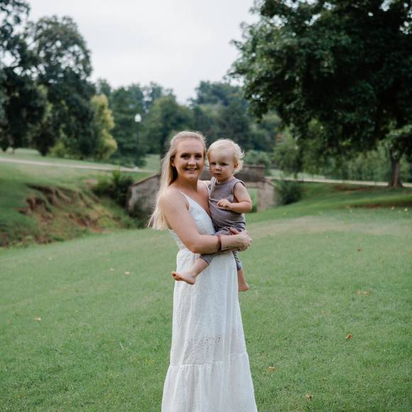 Meet your Posher, Hannah - Picture 1 of 1